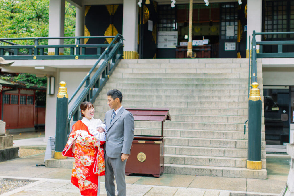難波神社　境内にて