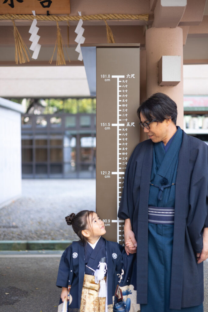 大阪の神社で七五三の出張撮影をする様子