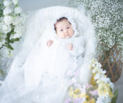 お宮参り写真 花と一緒に