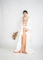 大阪のスタジオでペールピンクの色打掛でフォトウェディング撮影をする花嫁