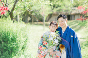 旧藤田邸で和装フォトウェディングを楽しむカップル